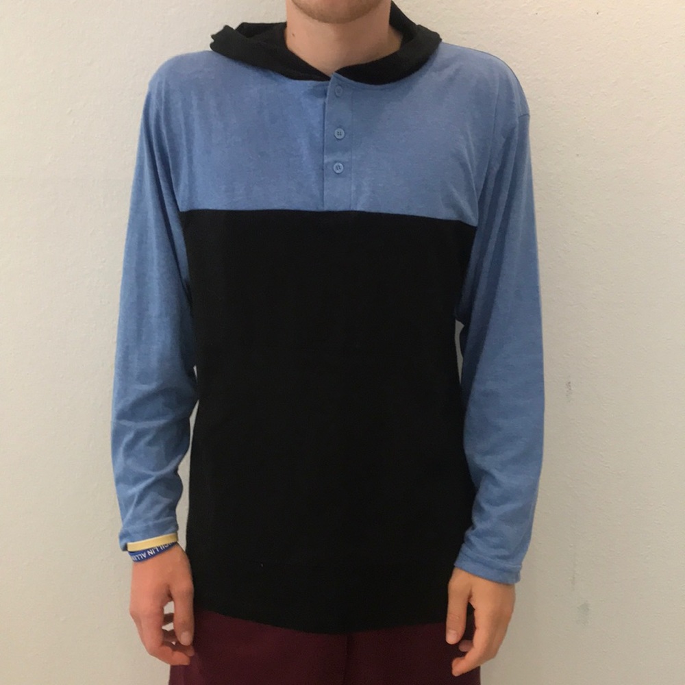 Men’s light weight hoodie.